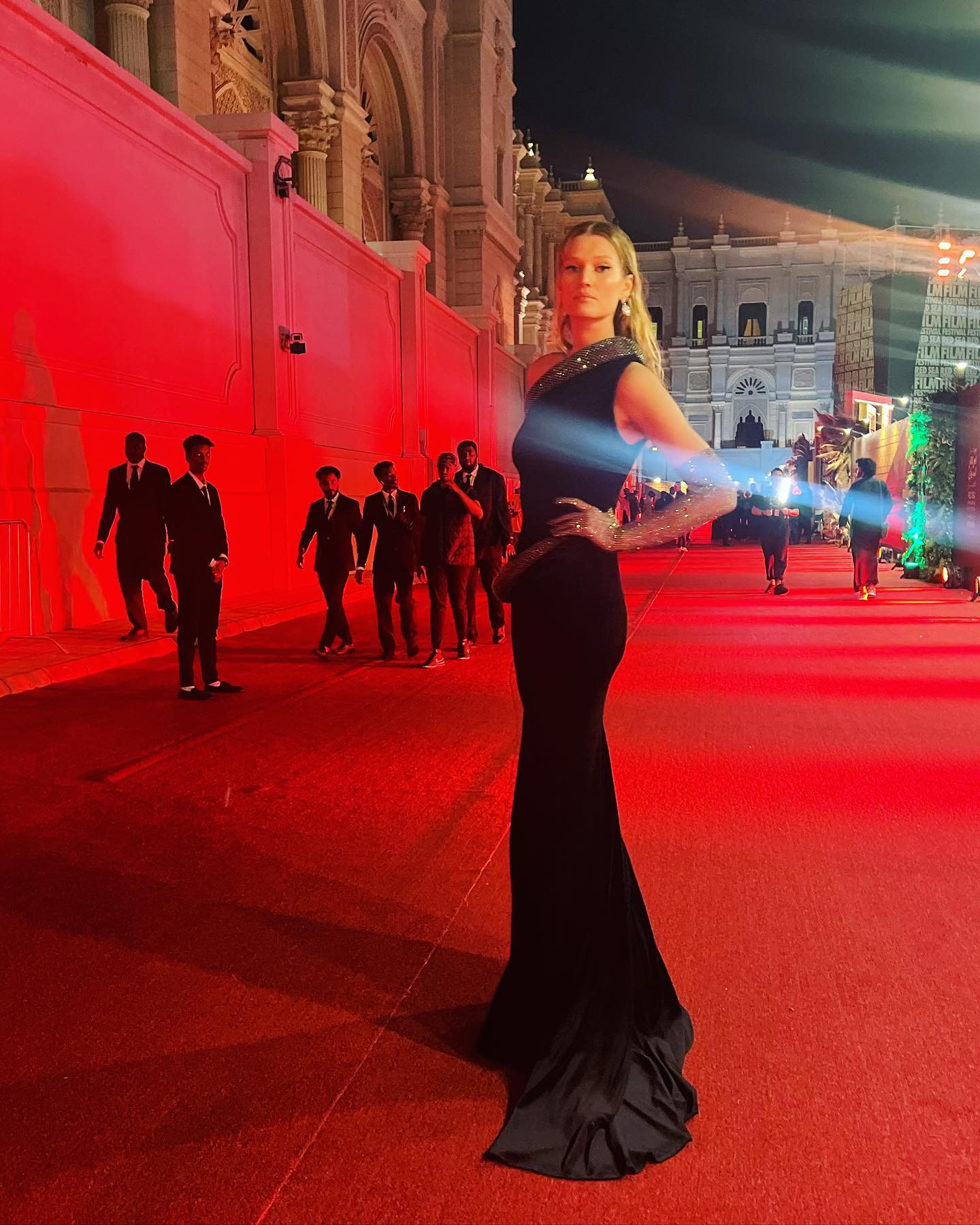 Super Flea Market+Sanne+Embellished velvet gown+Toni Garrn6